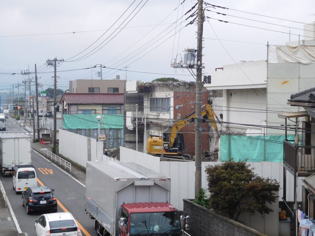 歩道橋より旧館（令和元年７月１８日）