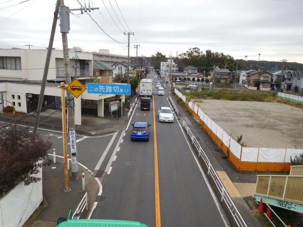 歩道橋より東（令和元年１１月１３日）